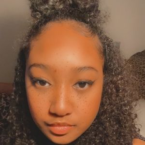 Meet your Posher, Markiettea